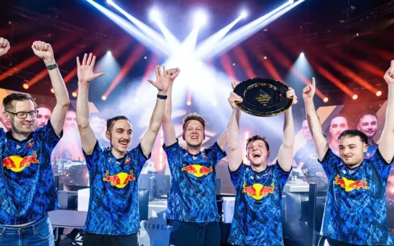 تتويج تاريخي.. تيم ريدلاين يحرز اللقب الأول في الدوري الصعب